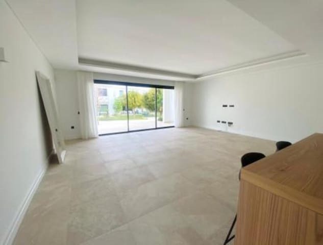 3 bedroom Townhouse for rent in Los Naranjos, Marbella with pool garage - € 4,900 (Ref: 7990336)