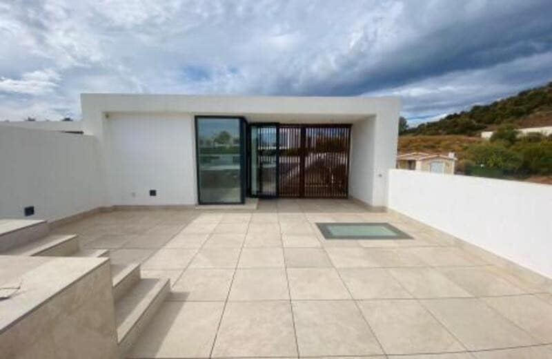3 bedroom Townhouse for rent in Marbella with pool garage - € 4,900 (Ref: 7990336)
