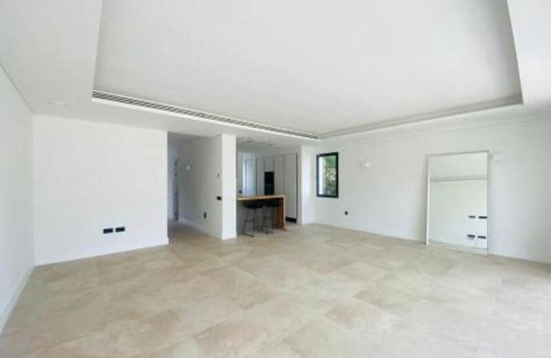 3 bedroom Townhouse for rent in Marbella with pool garage - € 4,900 (Ref: 7990336)