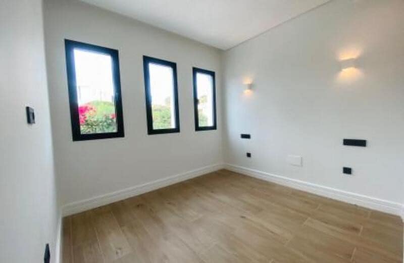 3 bedroom Townhouse for rent in Marbella with pool garage - € 4,900 (Ref: 7990336)