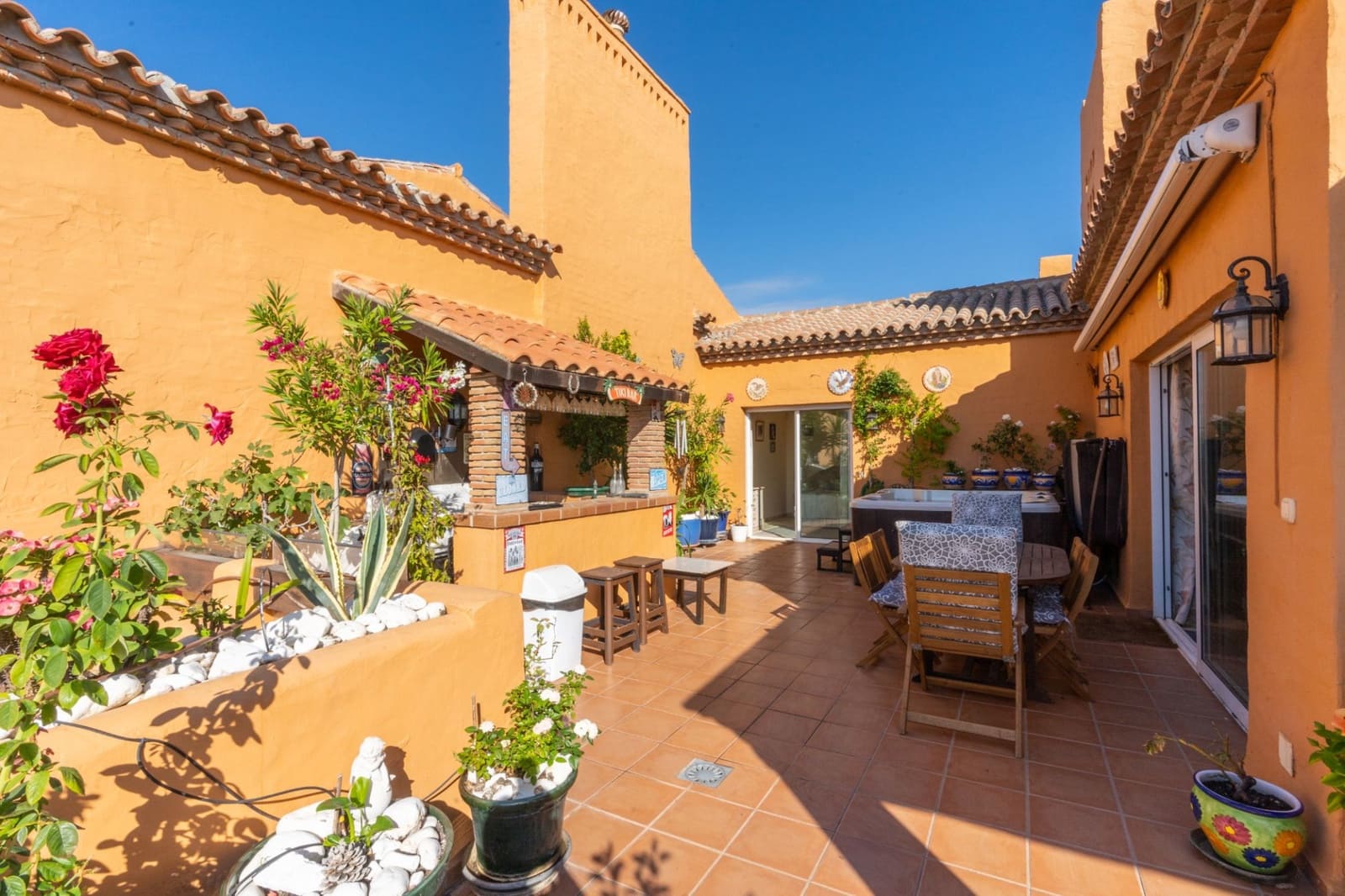 4 soveværelse Penthouse til salg i Manilva med swimmingpool garage - € 1.025.000 (Ref: 7996908)