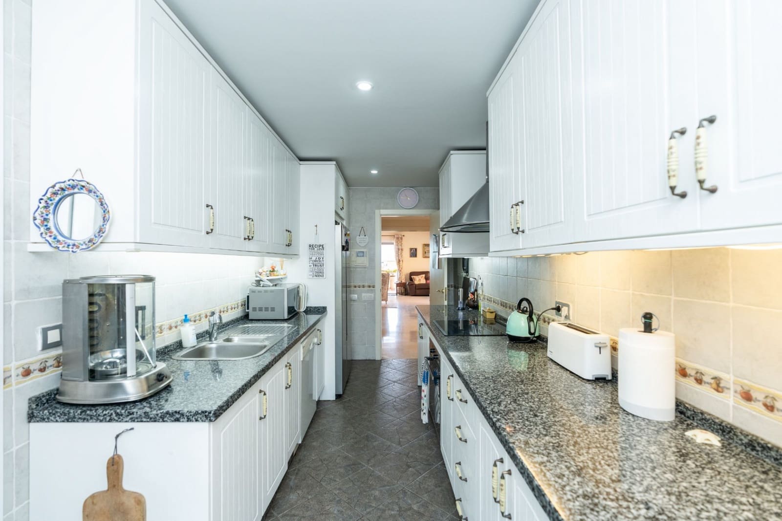 4 soveværelse Penthouse til salg i Manilva med swimmingpool garage - € 1.025.000 (Ref: 7996908)