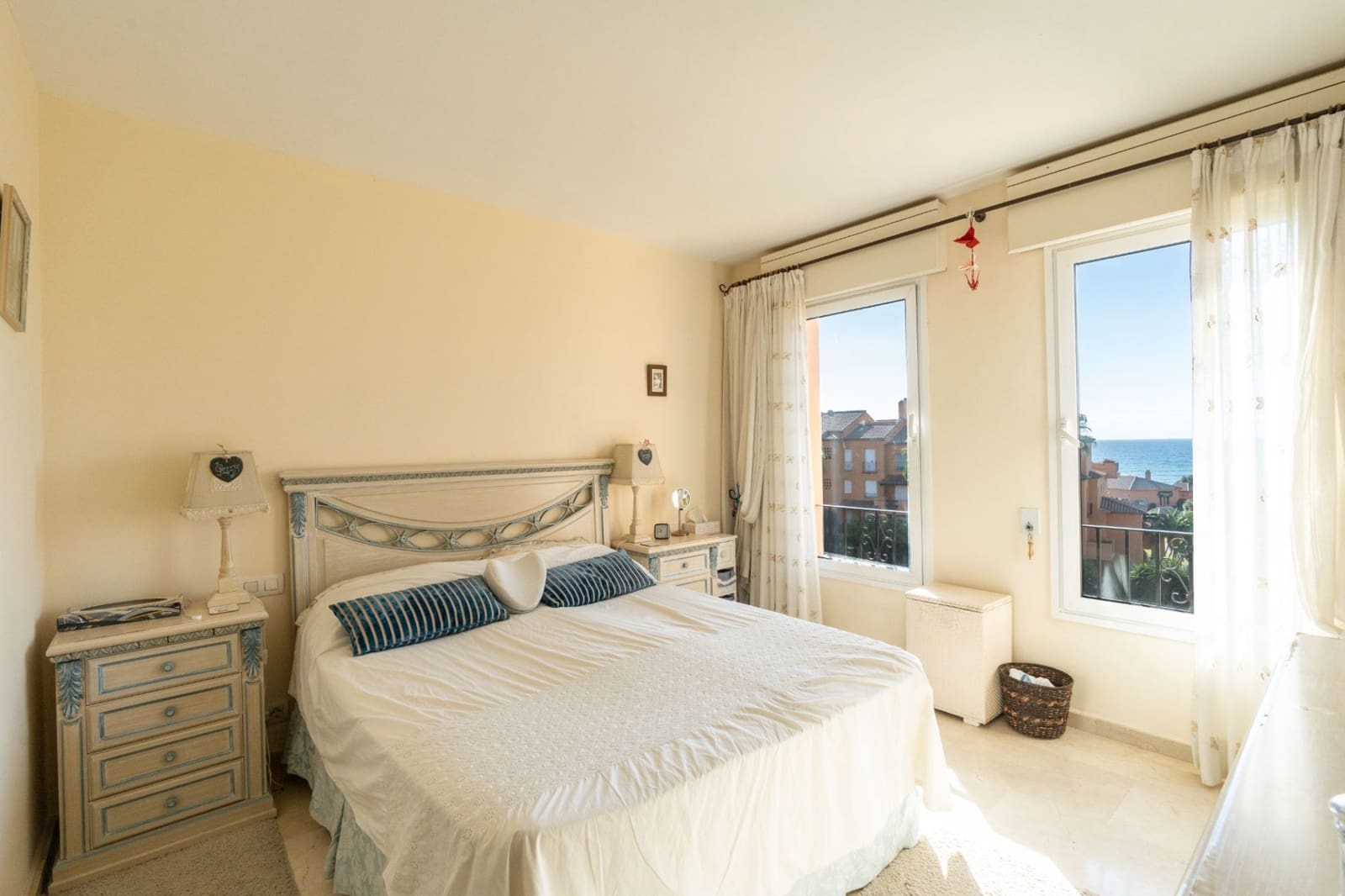 4 Zimmer Penthouse zu verkaufen in Manilva mit Pool Garage - 1.025.000 € (Ref: 7996908)