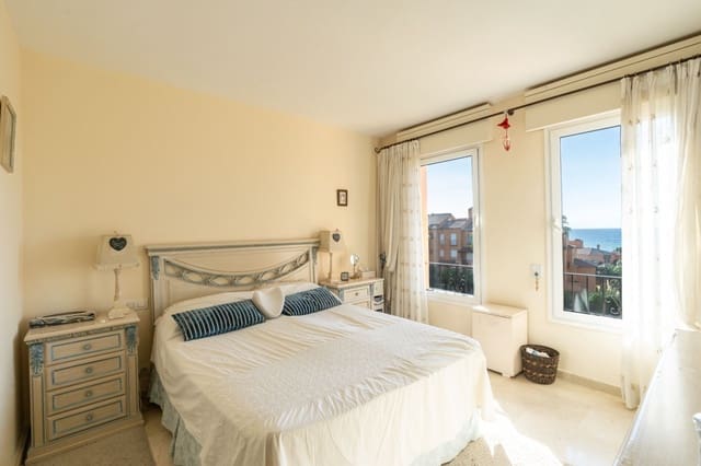4 makuuhuone Kattohuoneisto myytävänä paikassa Castillo de la Duquesa, Manilva mukana uima-altaan 
autotalli - 1 025 000 € (Ref: 7996908)