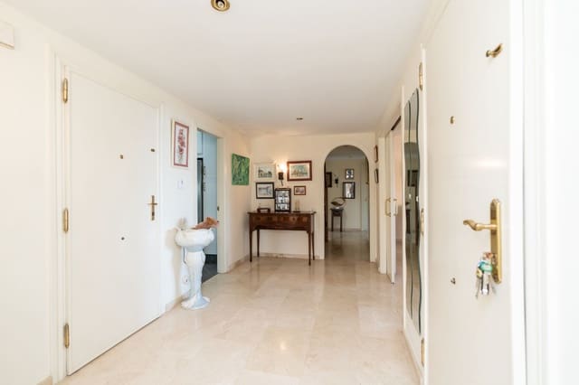 4 makuuhuone Kattohuoneisto myytävänä paikassa Castillo de la Duquesa, Manilva mukana uima-altaan 
autotalli - 1 025 000 € (Ref: 7996908)