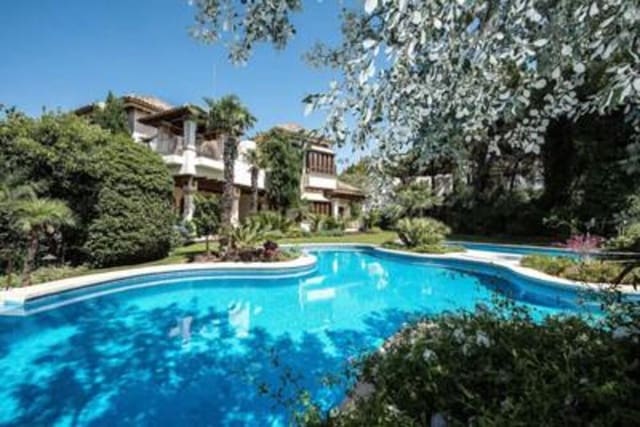 Chalet de 6 habitaciones en La Zagaleta, Benahavís en venta con piscina garaje - 4.950.000 € (Ref: 8005826)