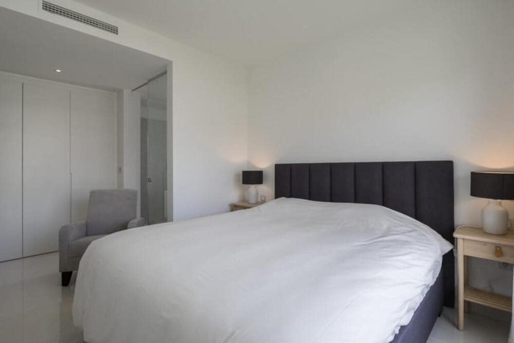 3 slaapkamer Appartement te huur in El Paraiso met zwembad garage - € 3.500 (Ref: 8010815)