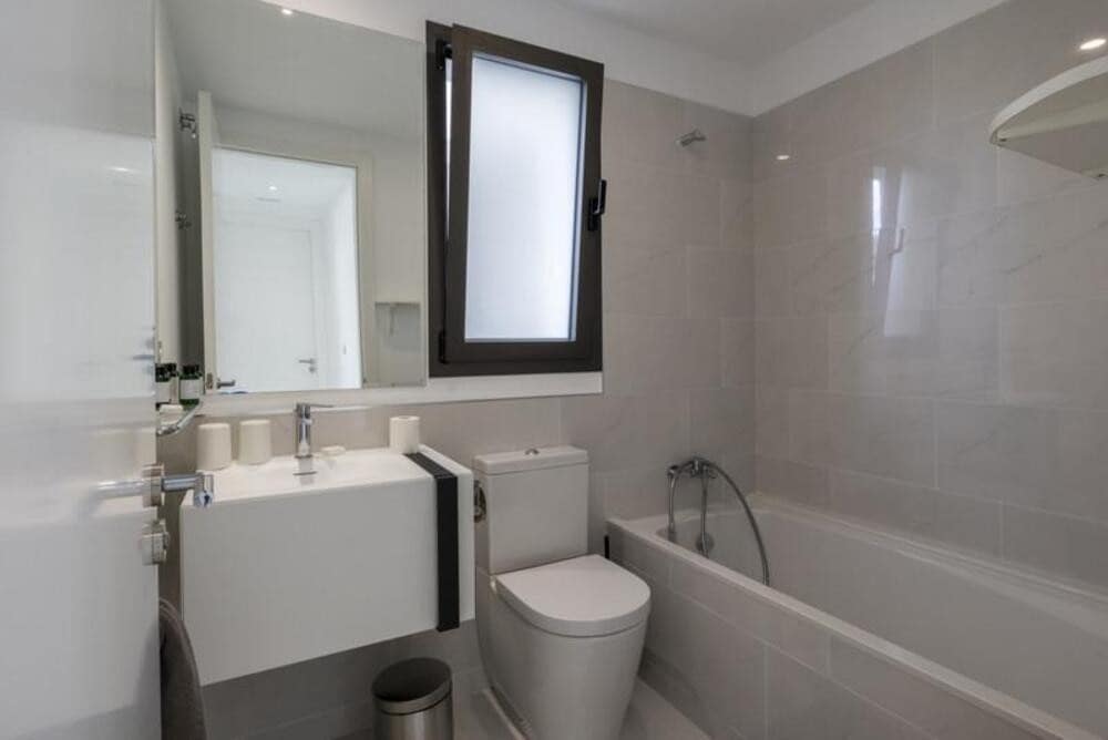 3 slaapkamer Appartement te huur in El Paraiso met zwembad garage - € 3.500 (Ref: 8010815)