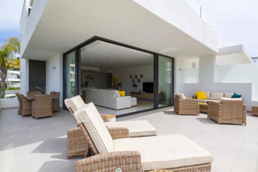 3 slaapkamer Appartement te huur in El Paraiso met zwembad garage - € 3.500 (Ref: 8010815)