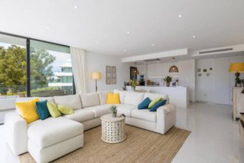 3 slaapkamer Appartement te huur in El Paraiso met zwembad garage - € 3.500 (Ref: 8010815)