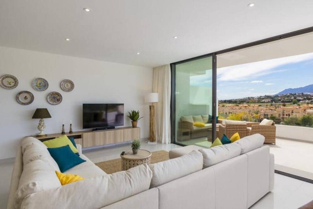 3 slaapkamer Appartement te huur in El Paraiso met zwembad garage - € 3.500 (Ref: 8010815)