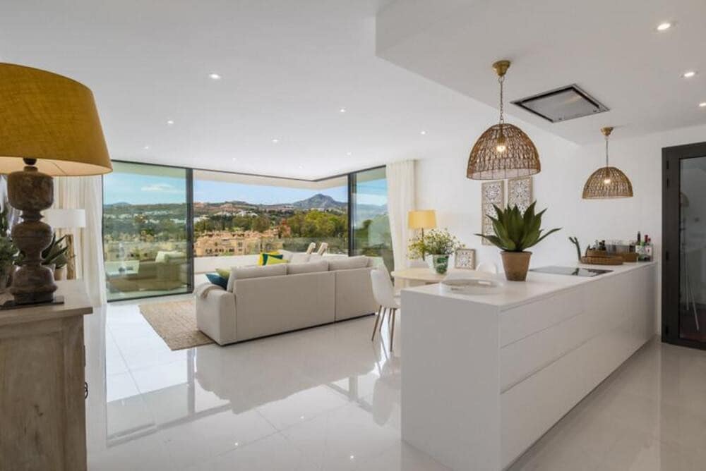3 slaapkamer Appartement te huur in El Paraiso met zwembad garage - € 3.500 (Ref: 8010815)
