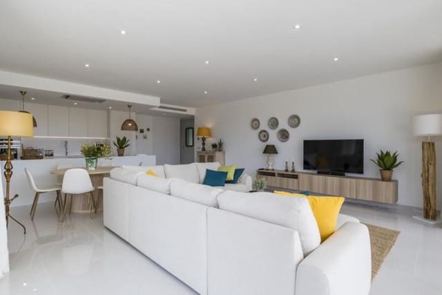 Apartamento de 3 habitaciones en El Paraiso, Estepona en alquiler con piscina garaje - 3.500 € (Ref: 8010815)