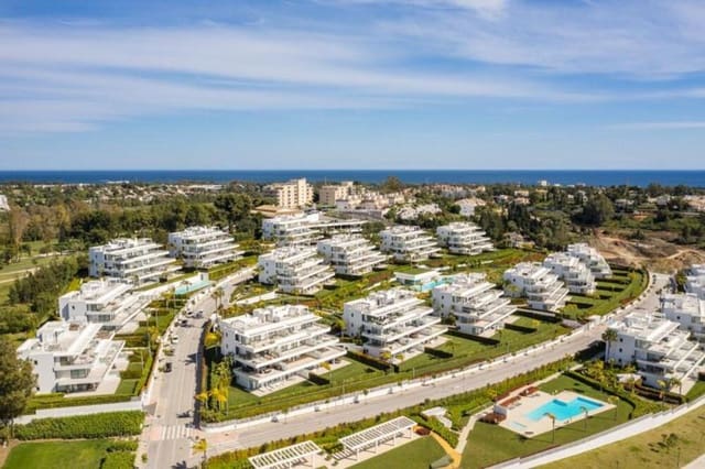 Apartamento de 3 habitaciones en El Paraiso, Estepona en alquiler con piscina garaje - 3.500 € (Ref: 8010815)