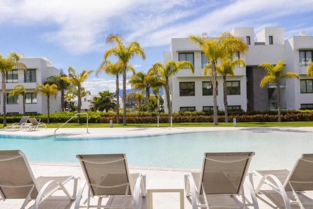 3 slaapkamer Appartement te huur in El Paraiso met zwembad garage - € 3.500 (Ref: 8010815)