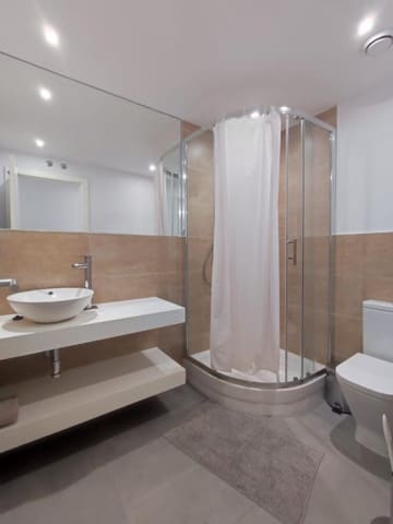 4 soverom Leilighet til salgs i Playa Bajadilla - Puertos, Marbella med svømmebasseng garasje - € 950 000 (Ref: 8012324)