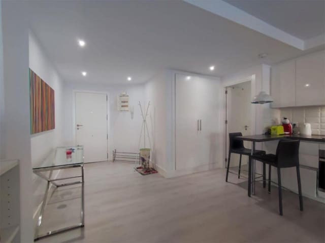 4 soverom Leilighet til salgs i Playa Bajadilla - Puertos, Marbella med svømmebasseng garasje - € 950 000 (Ref: 8012324)