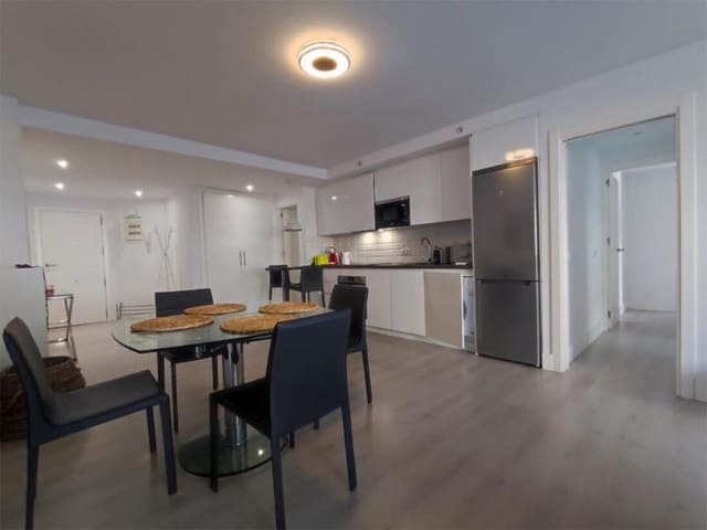 4 soverom Leilighet til salgs i Playa Bajadilla - Puertos, Marbella med svømmebasseng garasje - € 950 000 (Ref: 8012324)