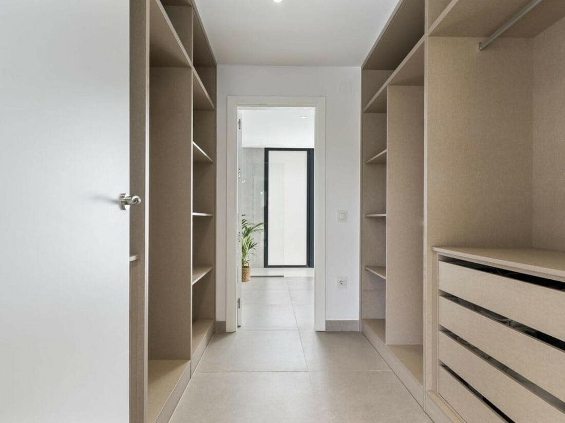 6 soveværelse Villa til salg i New Golden Mile med swimmingpool garage - € 1.495.000 (Ref: 8016226)