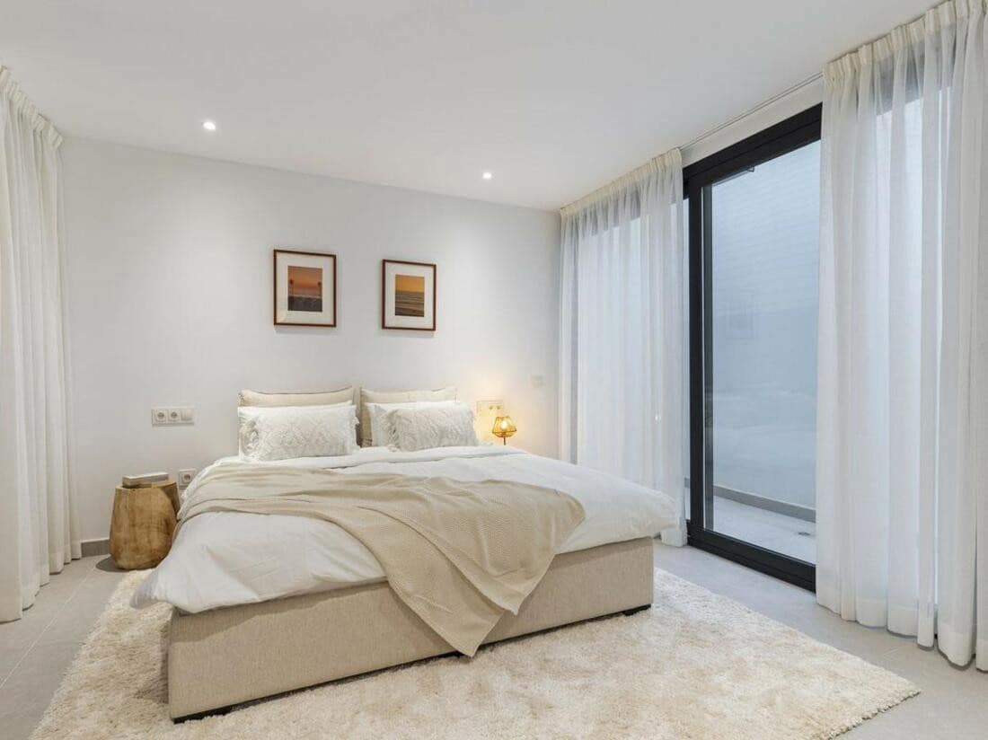 6 soveværelse Villa til salg i New Golden Mile med swimmingpool garage - € 1.495.000 (Ref: 8016226)