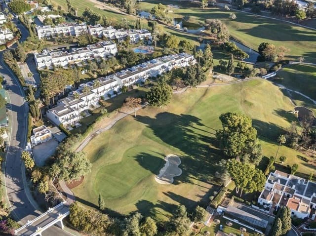 4 sypialnia Dom na sprzedaż w Puerto Banus, Marbella - 795 000 € (Ref: 8016228)