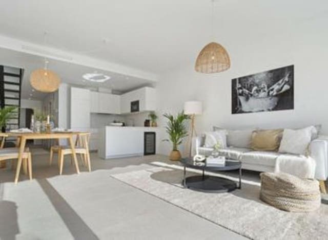 4 soverom Hus til salgs i Puerto Banus, Marbella - € 795 000 (Ref: 8016228)