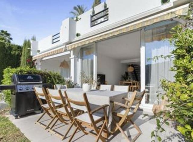 4 soverom Hus til salgs i Puerto Banus, Marbella - € 795 000 (Ref: 8016228)