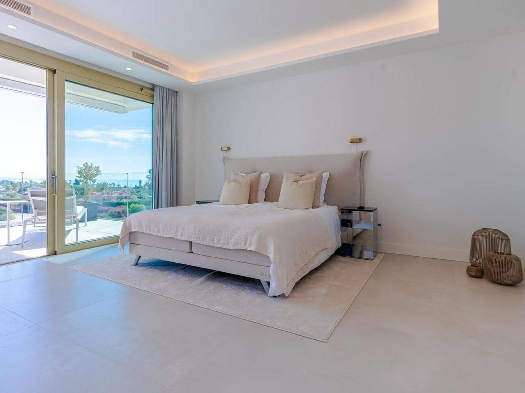 4 soveværelse Lejlighed til salg i Golden Mile med swimmingpool garage - € 5.900.000 (Ref: 8016229)