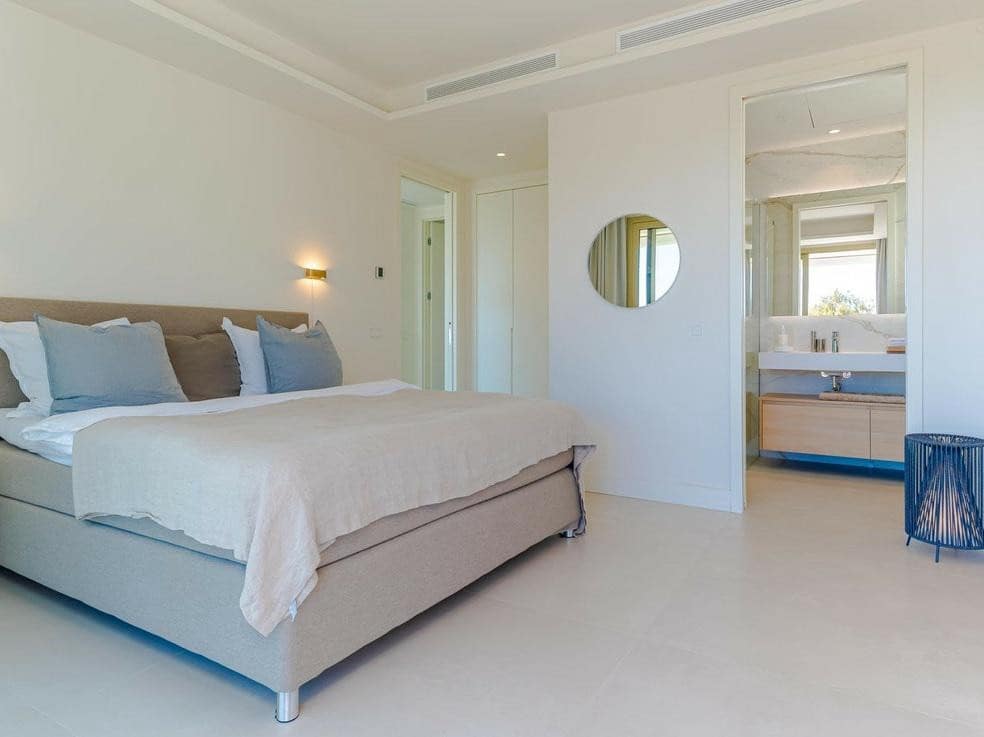 4 soveværelse Lejlighed til salg i Golden Mile med swimmingpool garage - € 5.900.000 (Ref: 8016229)