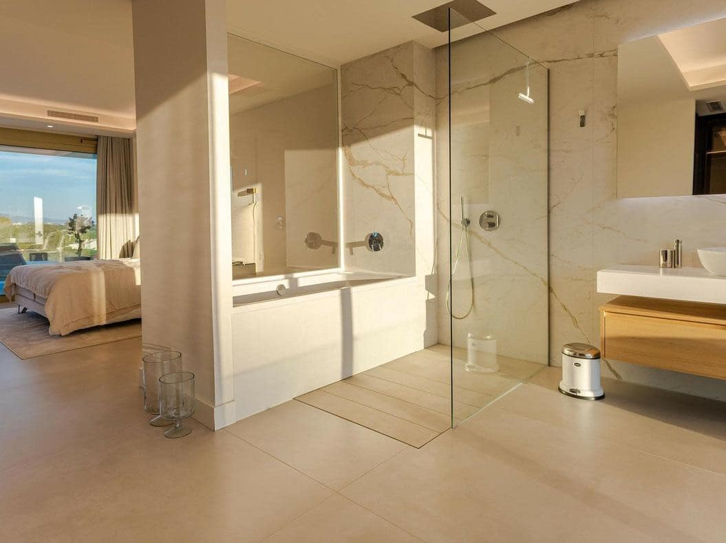 4 soveværelse Lejlighed til salg i Golden Mile med swimmingpool garage - € 5.900.000 (Ref: 8016229)