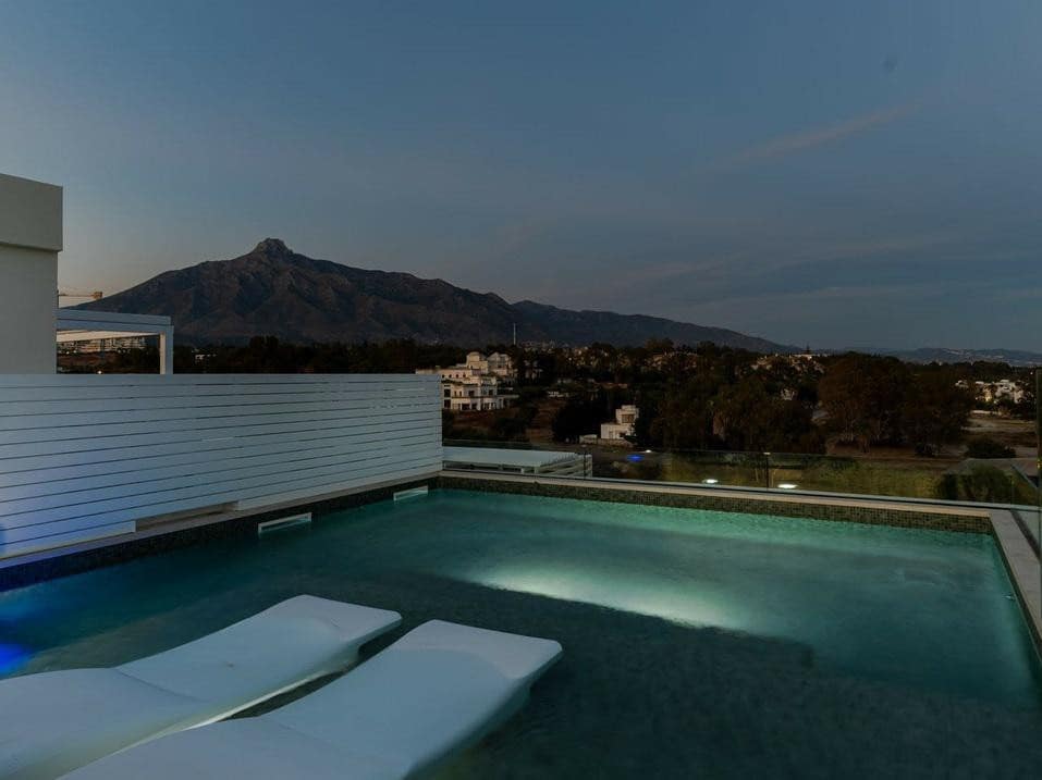 4 soveværelse Lejlighed til salg i Golden Mile med swimmingpool garage - € 5.900.000 (Ref: 8016229)