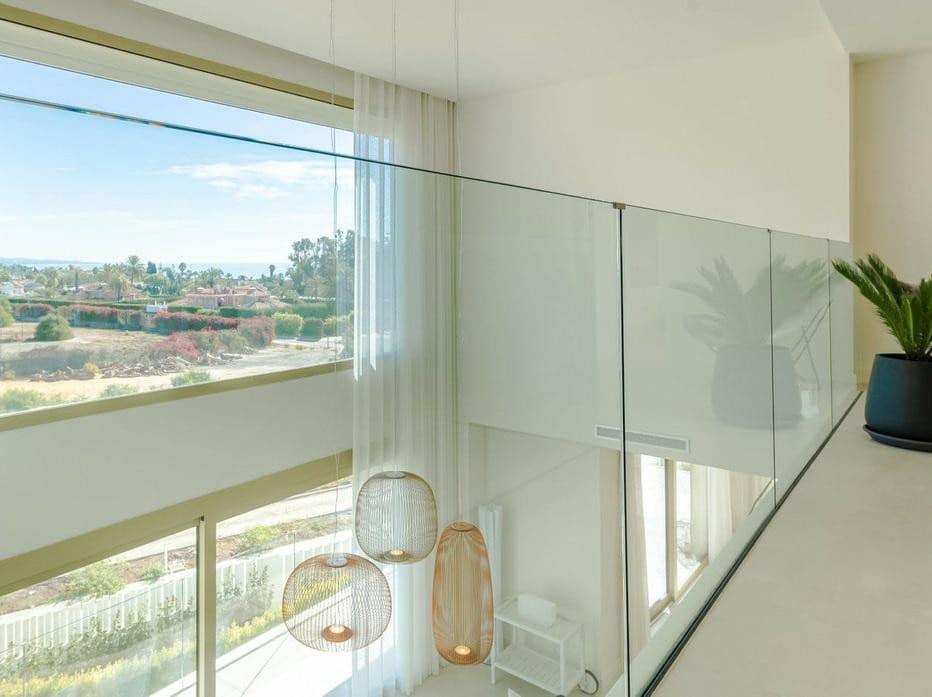 4 soverom Leilighet til salgs i Golden Mile med svømmebasseng garasje - € 5 900 000 (Ref: 8016229)