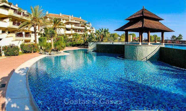 3 makuuhuone Kattohuoneisto vuokrattavana paikassa Puerto Banus, Marbella mukana uima-altaan 
autotalli - 12 000 € (Ref: 8024561)
