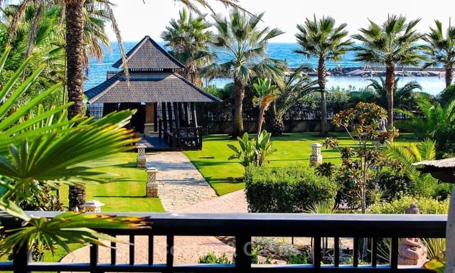 3 makuuhuone Kattohuoneisto vuokrattavana paikassa Puerto Banus, Marbella mukana uima-altaan 
autotalli - 12 000 € (Ref: 8024561)