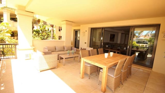 3 makuuhuone Kattohuoneisto vuokrattavana paikassa Puerto Banus, Marbella mukana uima-altaan 
autotalli - 12 000 € (Ref: 8024561)