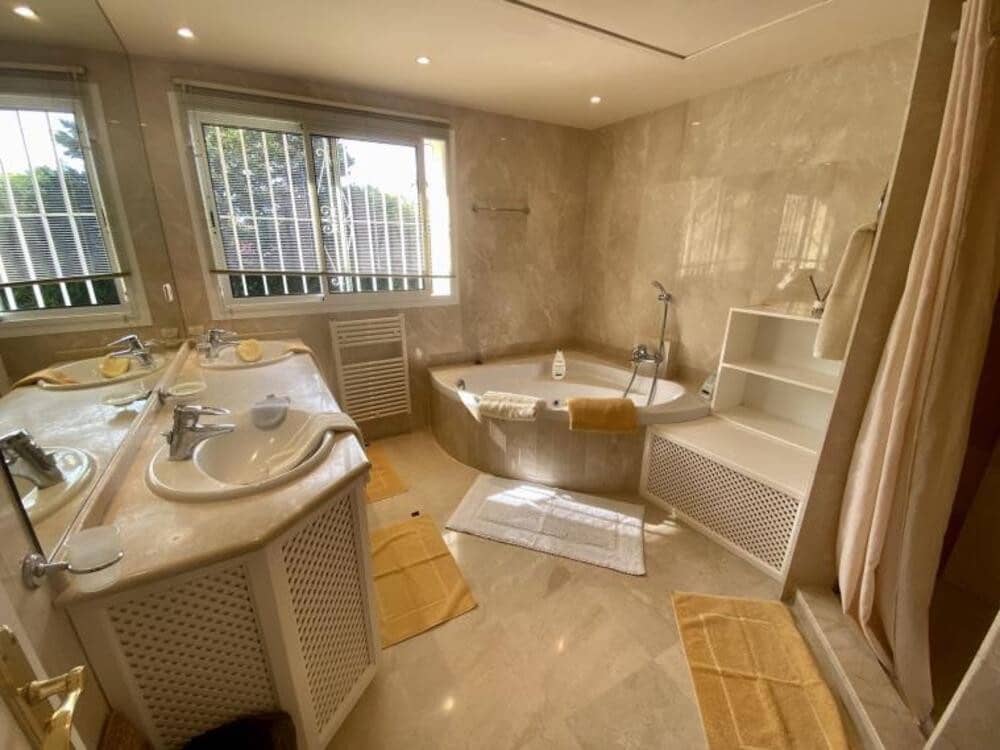 8 chambre Villa/Maison à vendre à Guadalmina avec piscine garage - 3 500 000 € (Ref: 8026956)