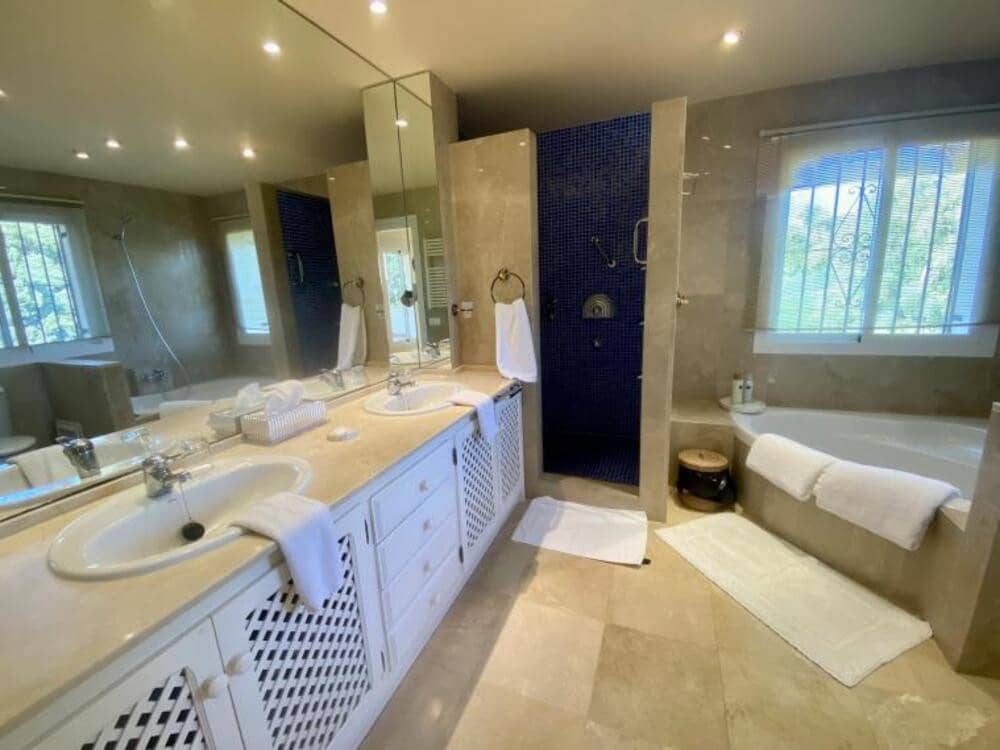 8 chambre Villa/Maison à vendre à Guadalmina avec piscine garage - 3 500 000 € (Ref: 8026956)