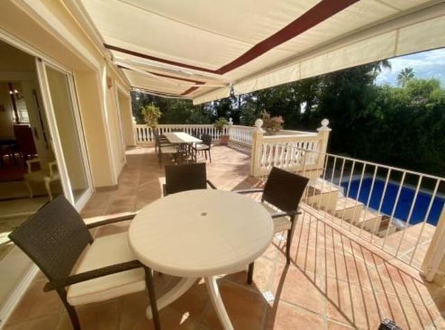 8 soverom Villa til salgs i Guadalmina Baja, Marbella med svømmebasseng garasje - € 3 500 000 (Ref: 8026956)