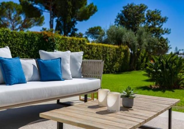 3 soverom Villa til salgs i Aloha Golf, Marbella med svømmebasseng garasje - € 2 300 000 (Ref: 8026957)