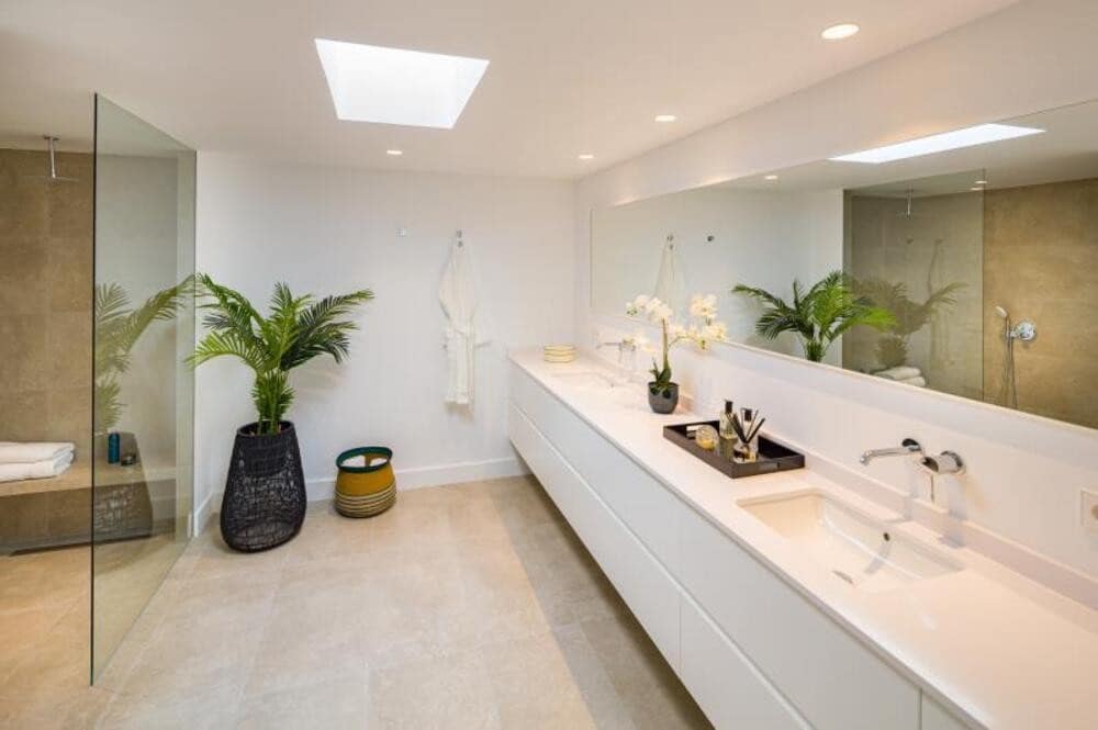 3 soveværelse Villa til salg i Marbella med swimmingpool garage - € 2.300.000 (Ref: 8026957)