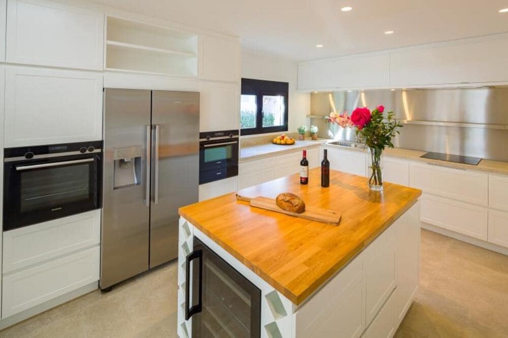 3 soveværelse Villa til salg i Marbella med swimmingpool garage - € 2.300.000 (Ref: 8026957)