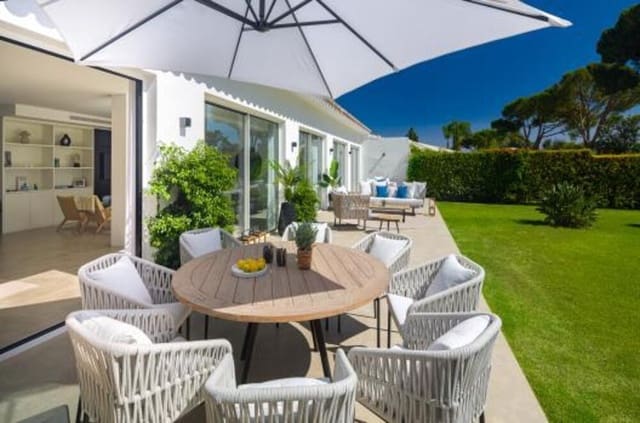 3 sovrum Villa till salu i Aloha Golf, Marbella med pool garage - 2 300 000 € (Ref: 8026957)