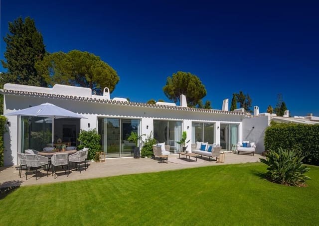 3 sovrum Villa till salu i Aloha Golf, Marbella med pool garage - 2 300 000 € (Ref: 8026957)