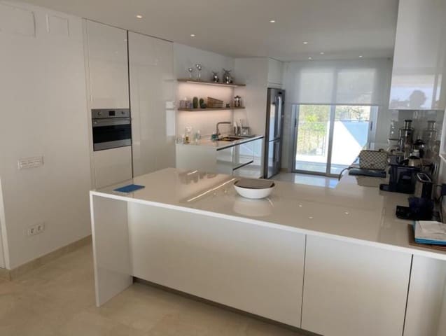 3 quarto Apartamento para venda em Los Naranjos, Marbella com piscina garagem - 1 370 000 € (Ref: 8026960)