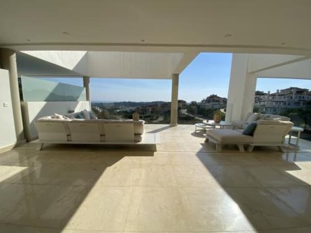 Apartamento de 3 habitaciones en Los Naranjos, Marbella en venta con piscina garaje - 1.370.000 € (Ref: 8026960)