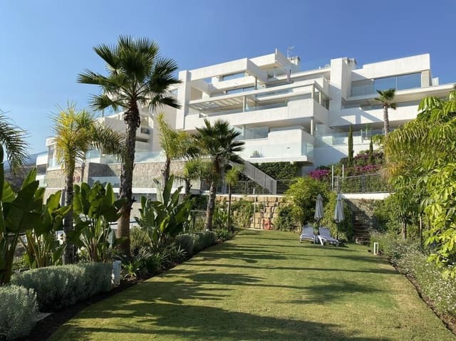 Apartamento de 3 habitaciones en Los Naranjos, Marbella en venta con piscina garaje - 1.370.000 € (Ref: 8026960)