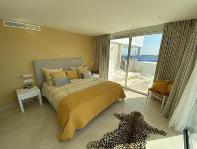 Apartamento de 3 habitaciones en Los Naranjos, Marbella en venta con piscina garaje - 1.370.000 € (Ref: 8026960)