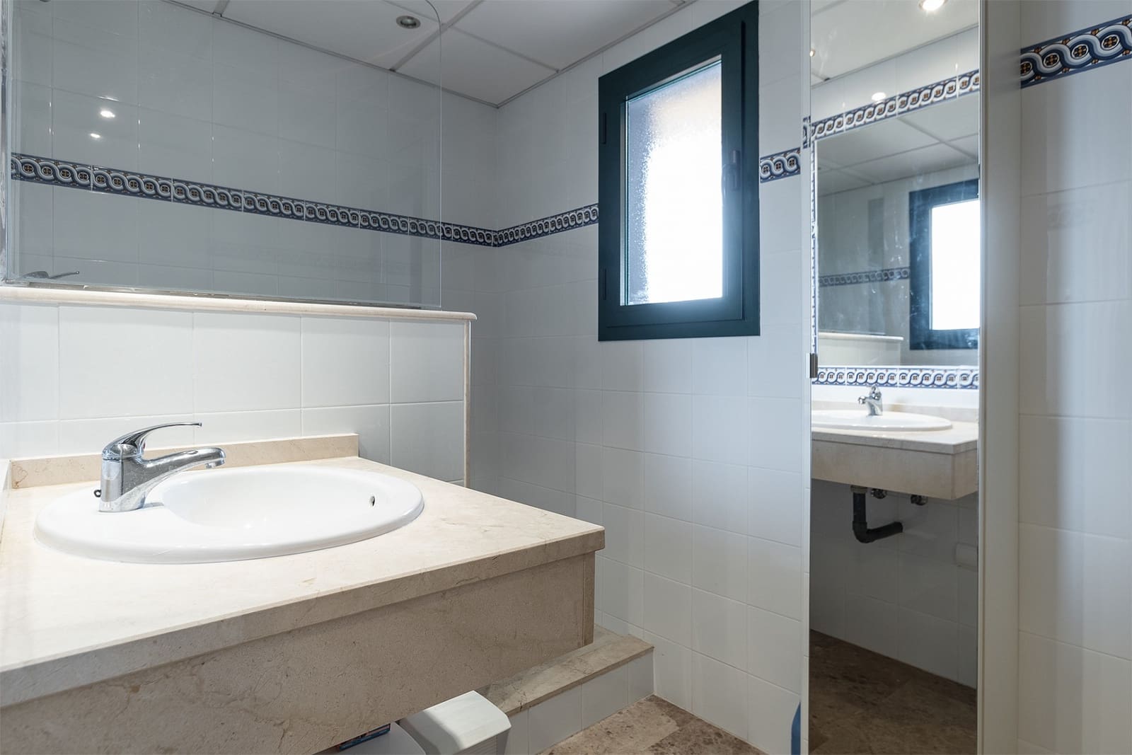 2 bedroom Apartment for rent in San Pedro de Alcantara with pool garage - € 2,300 (Ref: 8033928)