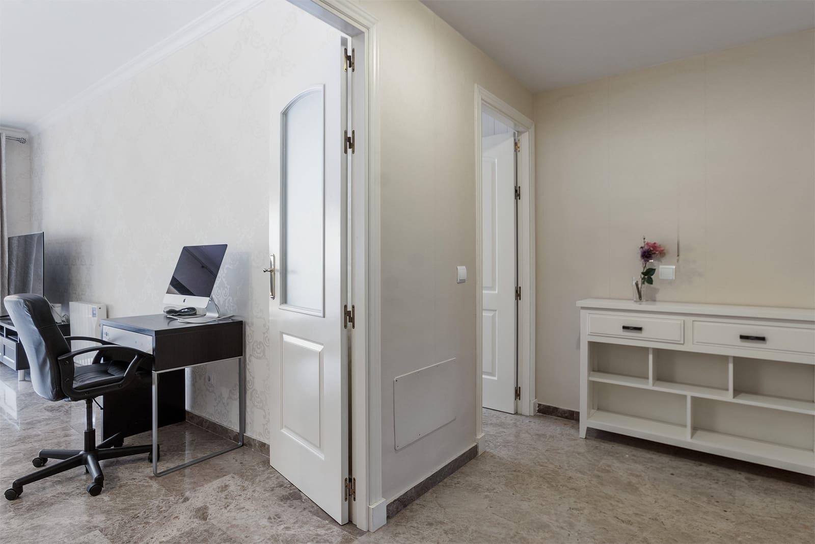 2 bedroom Apartment for rent in San Pedro de Alcantara with pool garage - € 2,300 (Ref: 8033928)