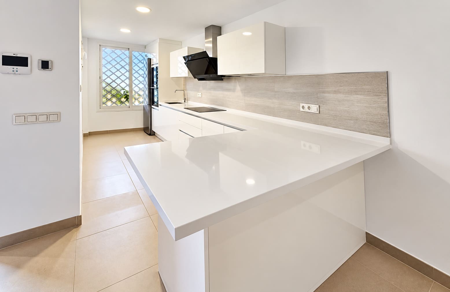4 camera da letto Villetta Bifamiliare in vendita in Benahavis con piscina garage - 1.050.000 € (Rif: 8040227)